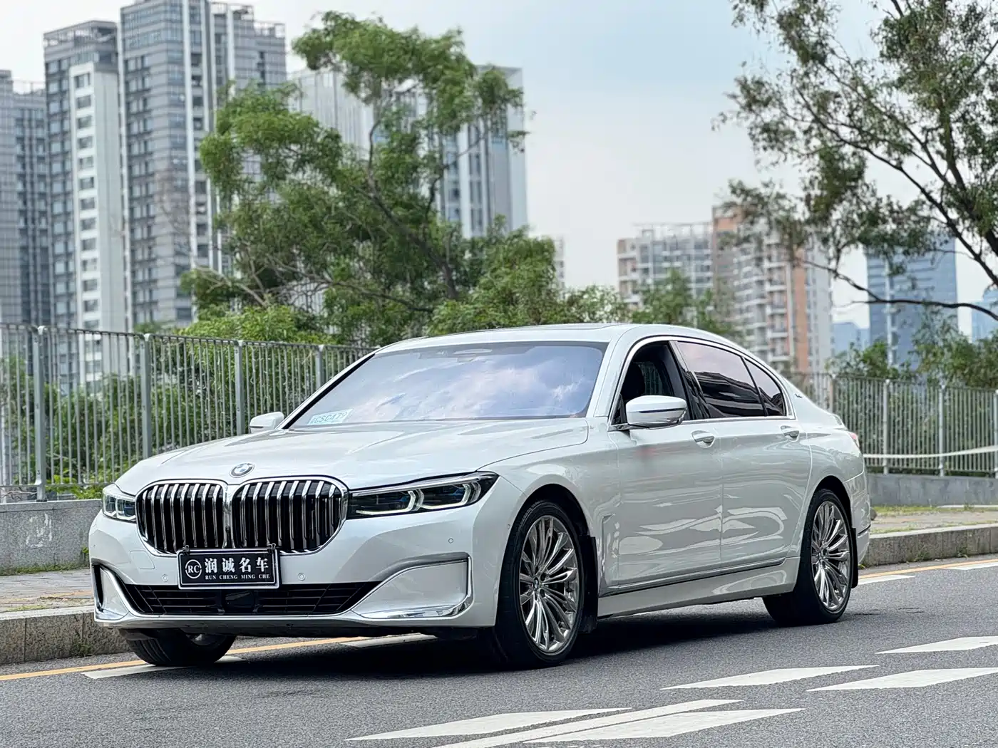 BMW 7 Series 2019 Facelift M760Li xDrive V12 Luxury Package