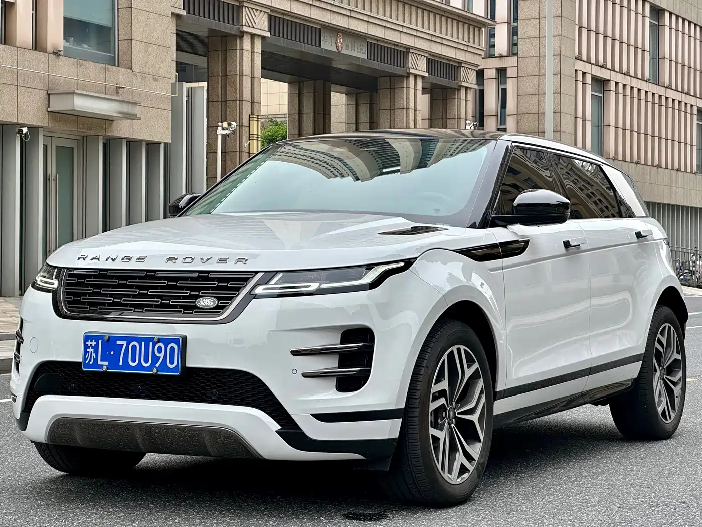 Land Rover Range Rover Evoque 2024 Range Rover Evoque L 249PS Light Master Edition