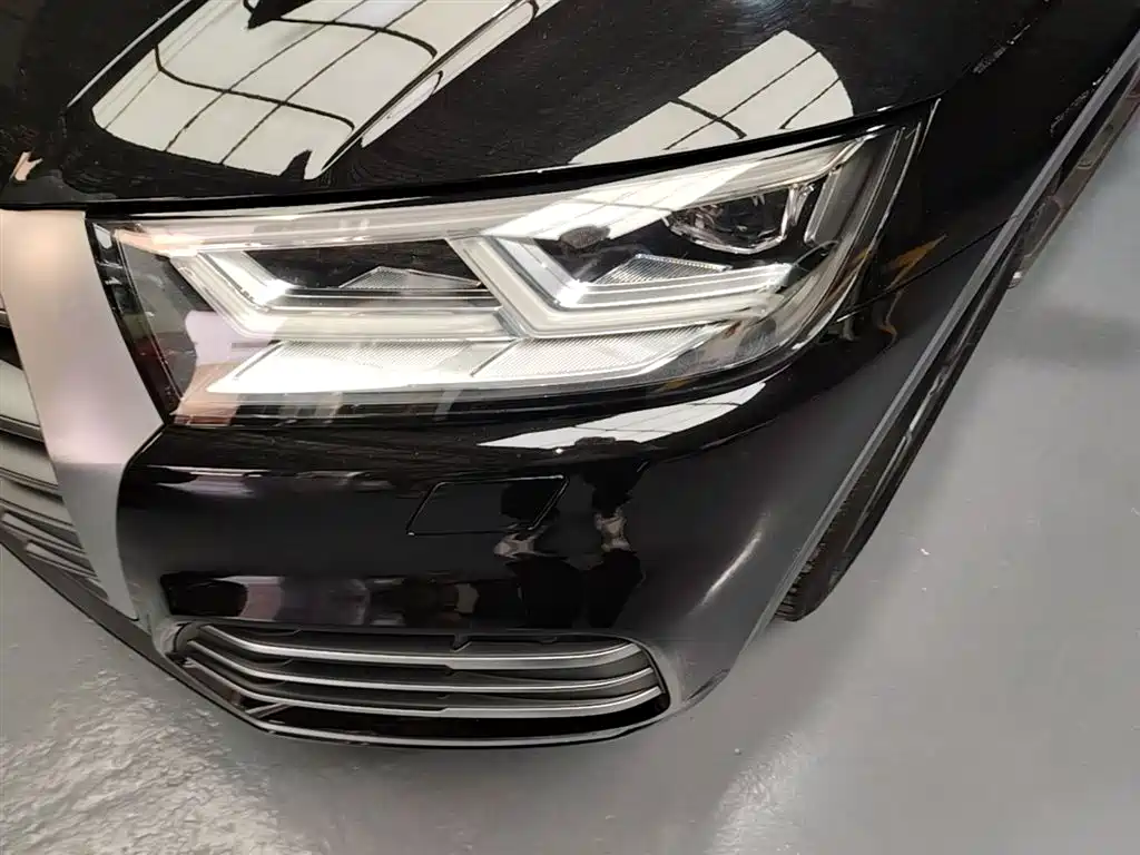 Audi Q5L 2020 Facelift 40 TFSI Honor Fashion фото 24