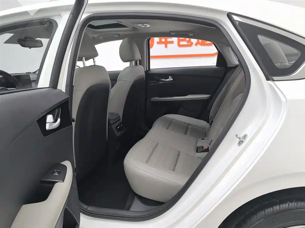Kia K3 2023 Model 1.5L CVT Luxury Edition фото 15