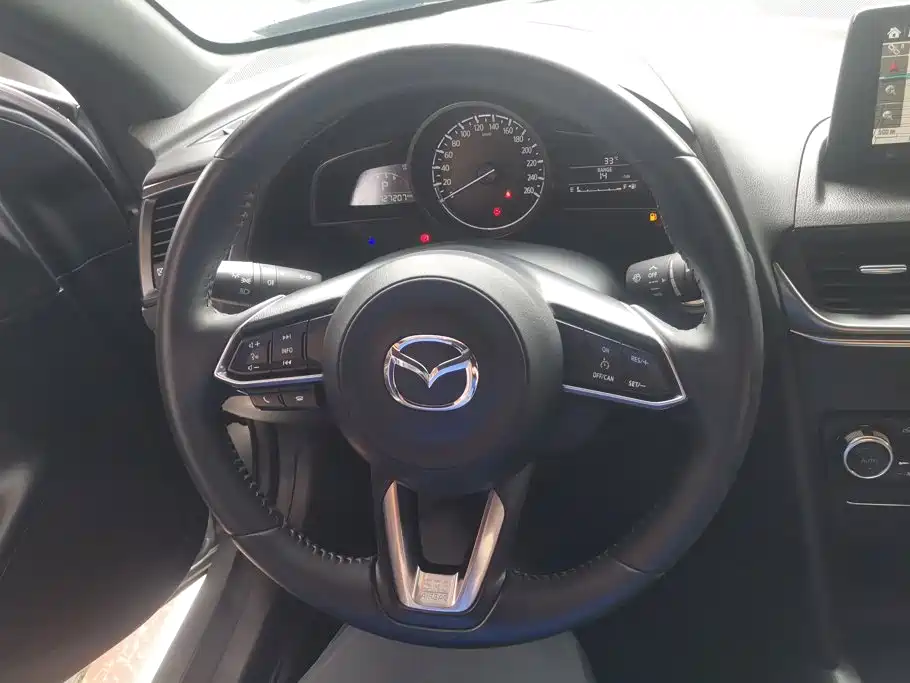 Фото 15 - Mazda CX-4