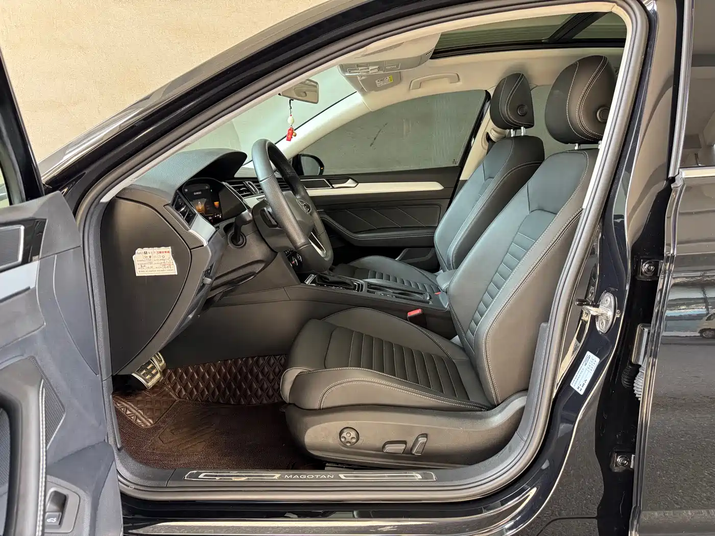Volkswagen Magotan 2023 2 Million Units Commemorative Edition 280TSI DSG Comfort фото 6