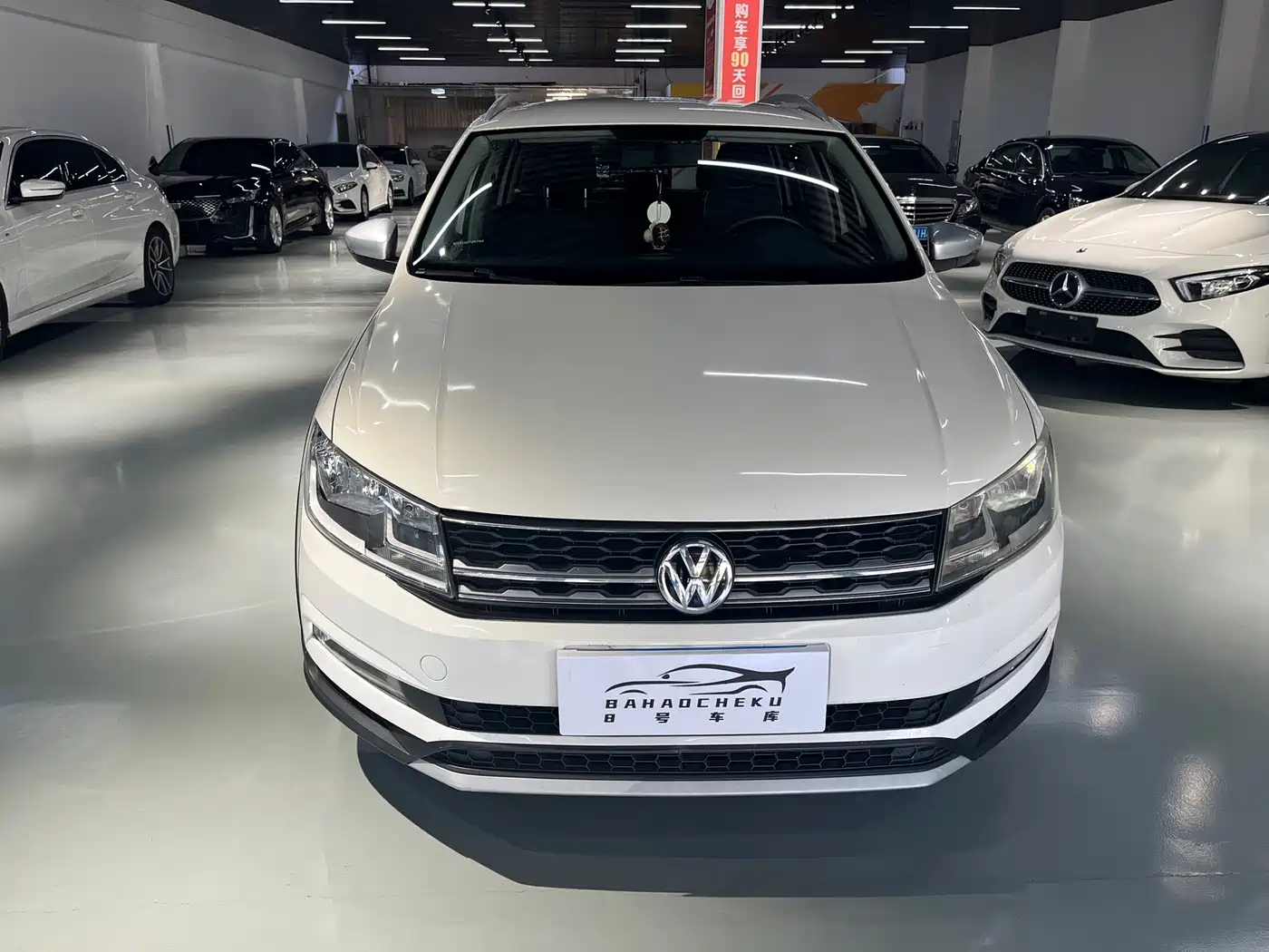 Volkswagen Santana 2016 Cross 1.6L Automatic Trend фото 2