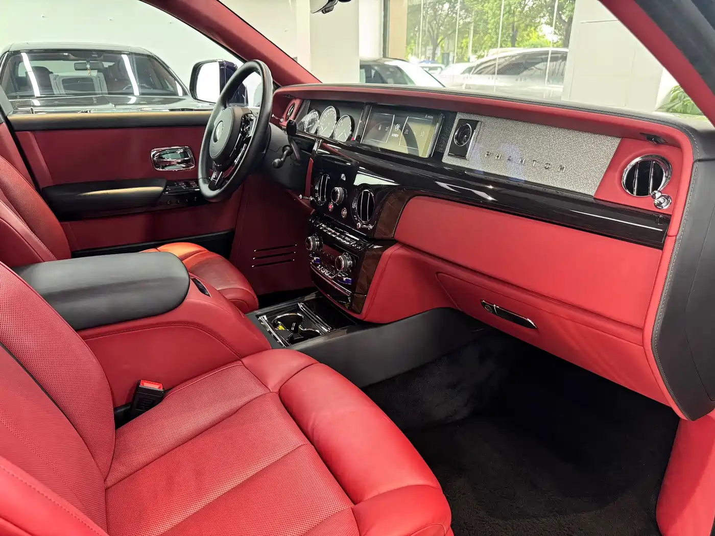 Rolls-Royce Phantom 2021 2021 Fabric Burn Collector's Edition