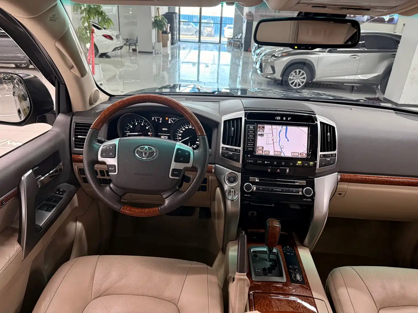 Toyota Land Cruiser 2012 4.6L Automatic VX-R фото 12
