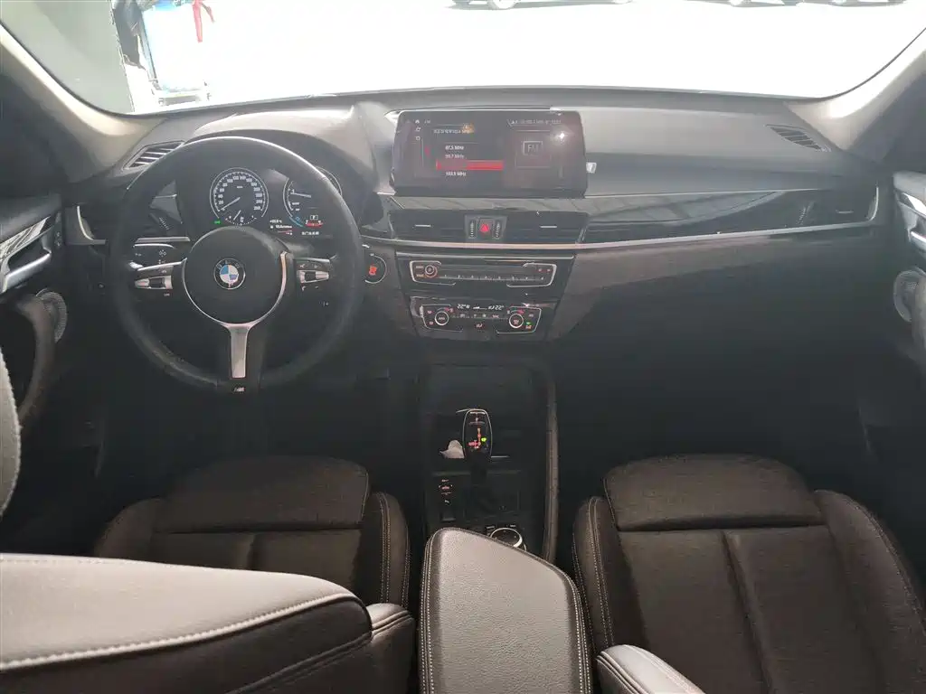 BMW X1 2022 sDrive25Li Leading фото 6