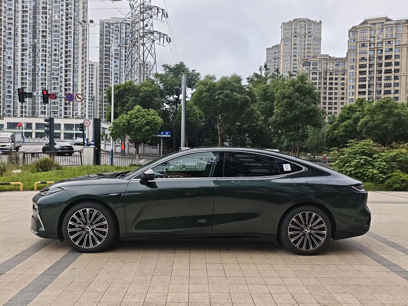 Geely Galaxy Galaxy Xingyao 8 2025 130km EM-P Starship Edition фото 8