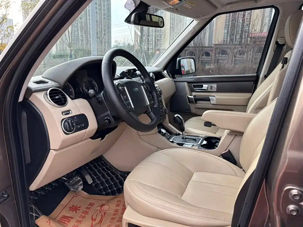 Land Rover Discovery 2011 3.0 SDV6 HSE Diesel фото 7