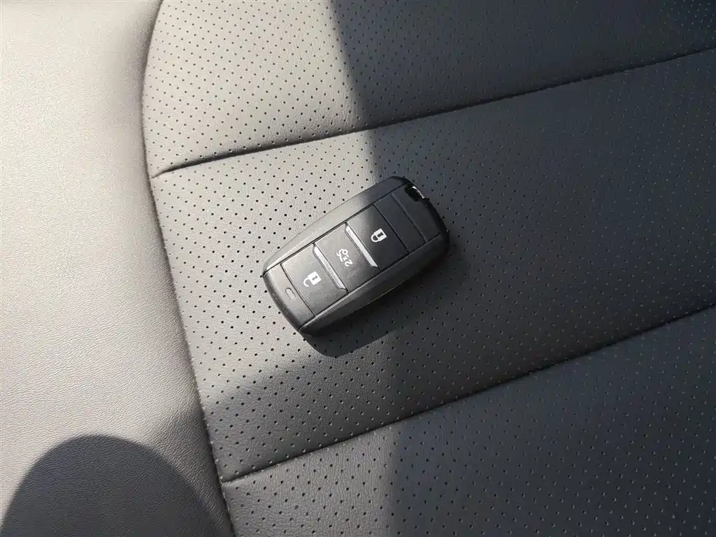 Photo 9 - Changan CS75
