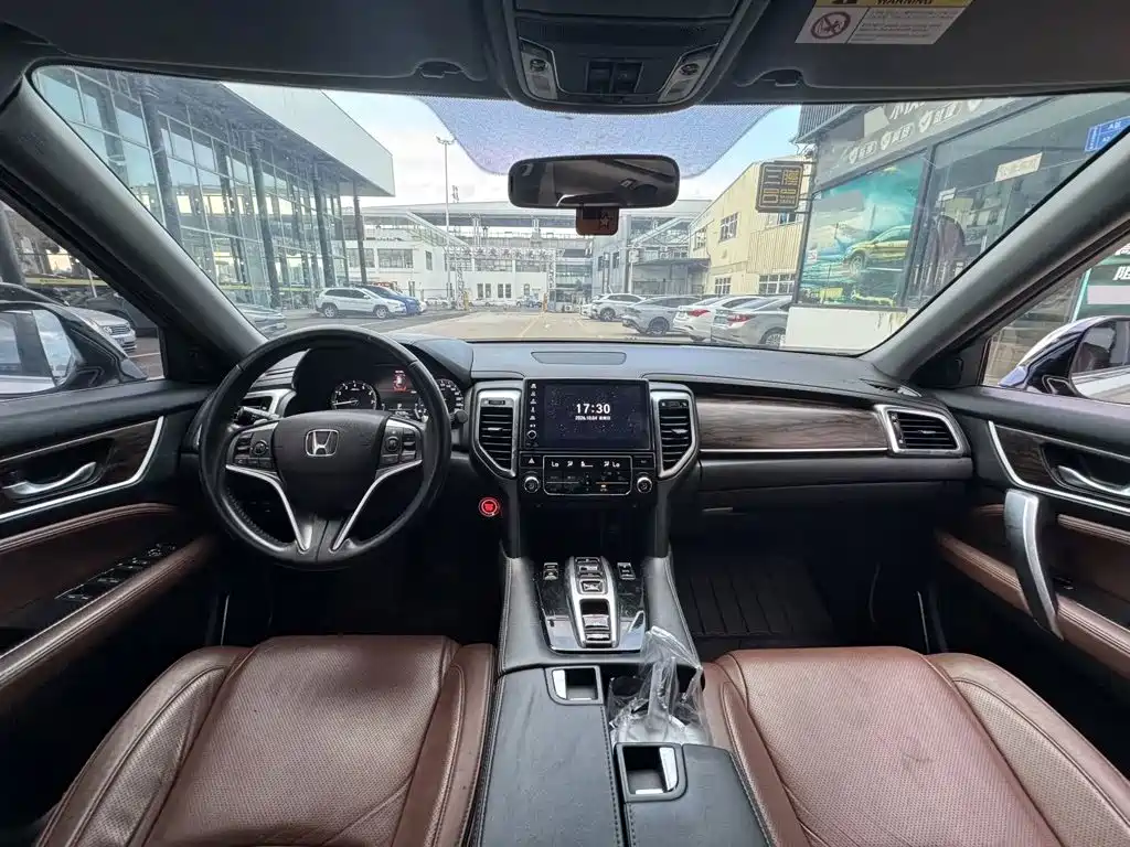 Фото 5 - Honda UR-V