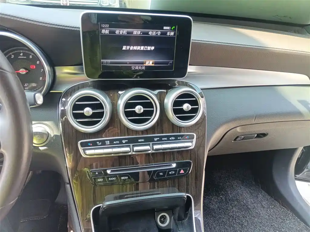 Mercedes-Benz GLC 2017 GLC 260 4MATIC Luxury фото 9