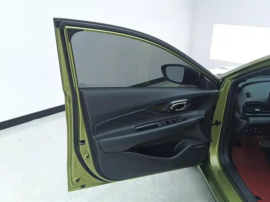 GAC Trumpchi Trumpchi Emkoo 2021 270T DCT J16 Edition фото 7