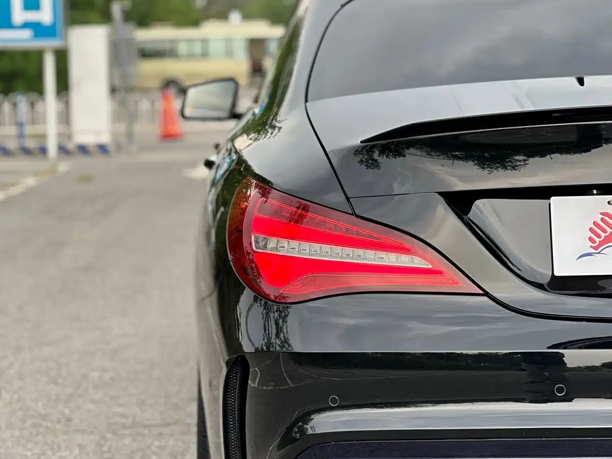 Mercedes-Benz CLA AMG 2017 Facelift AMG CLA 45 4MATIC фото 16