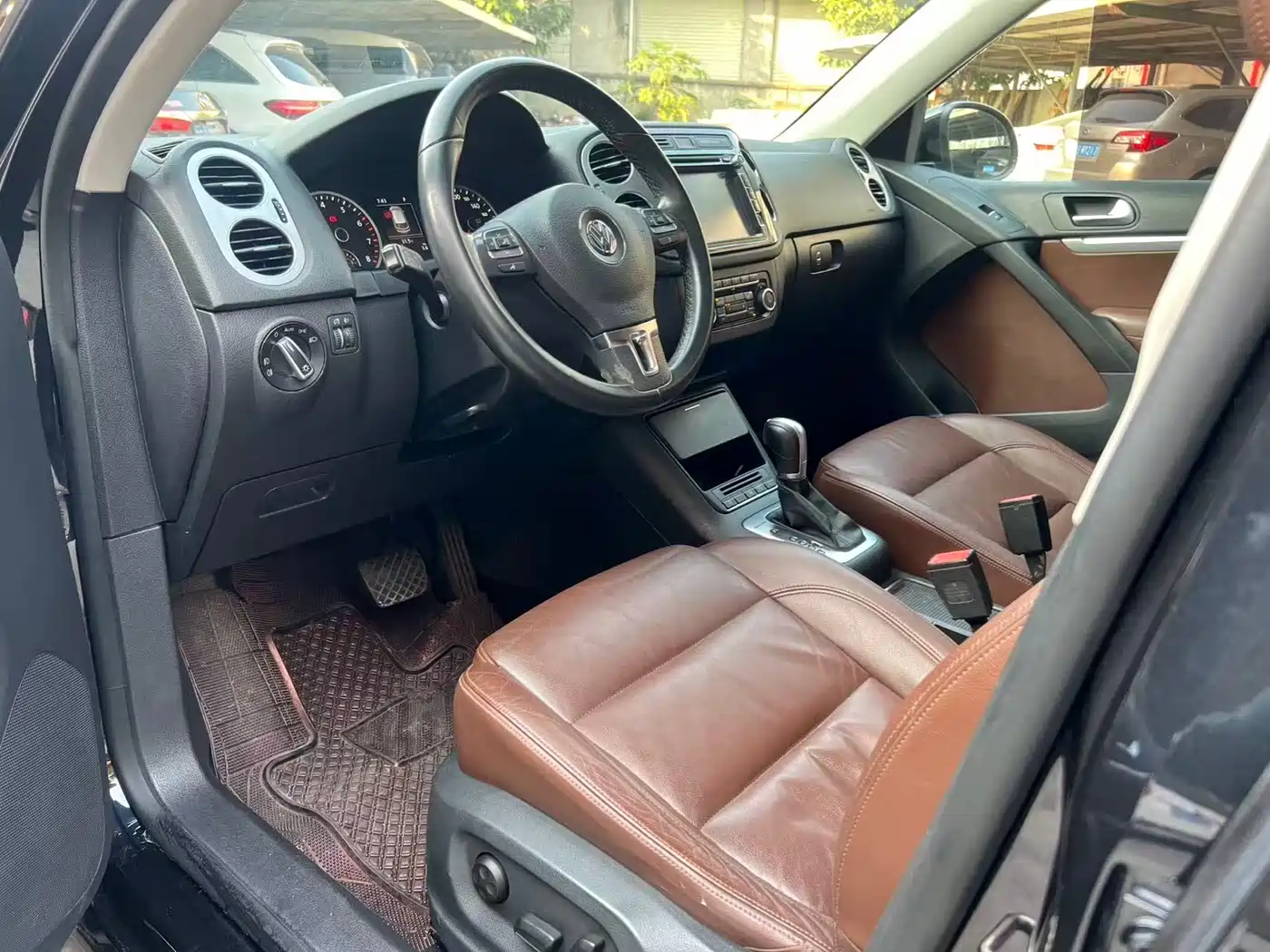 Volkswagen Tiguan 2012 2.0TSI Comfort фото 18