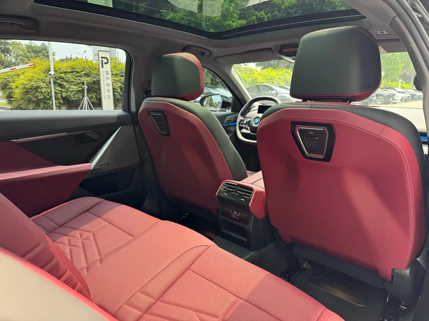 BMW i5 2024 eDrive 35L Premium Luxury Package фото 9