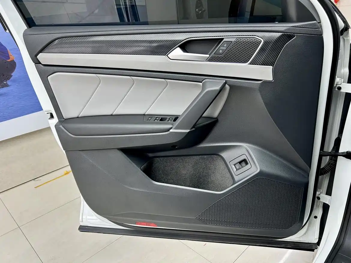 Volkswagen Tayron 2023 280TSI 2WD Luxury Plus Advanced Edition фото 22