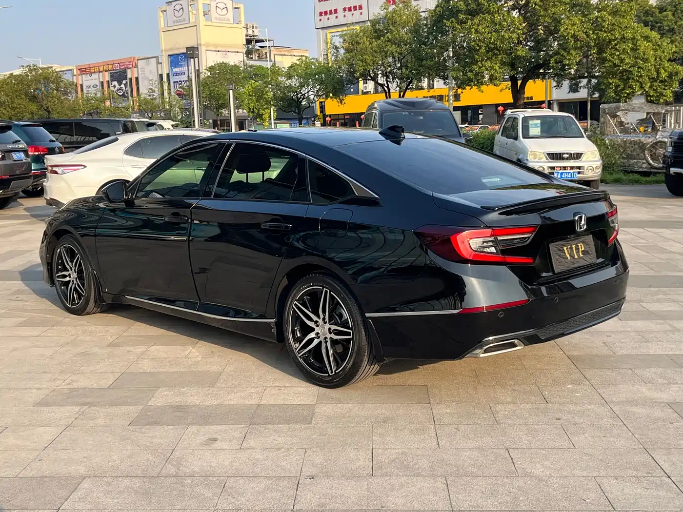 BMW 3 Series 2022 Facelift 325i M Sport Shadow Edition фото 8