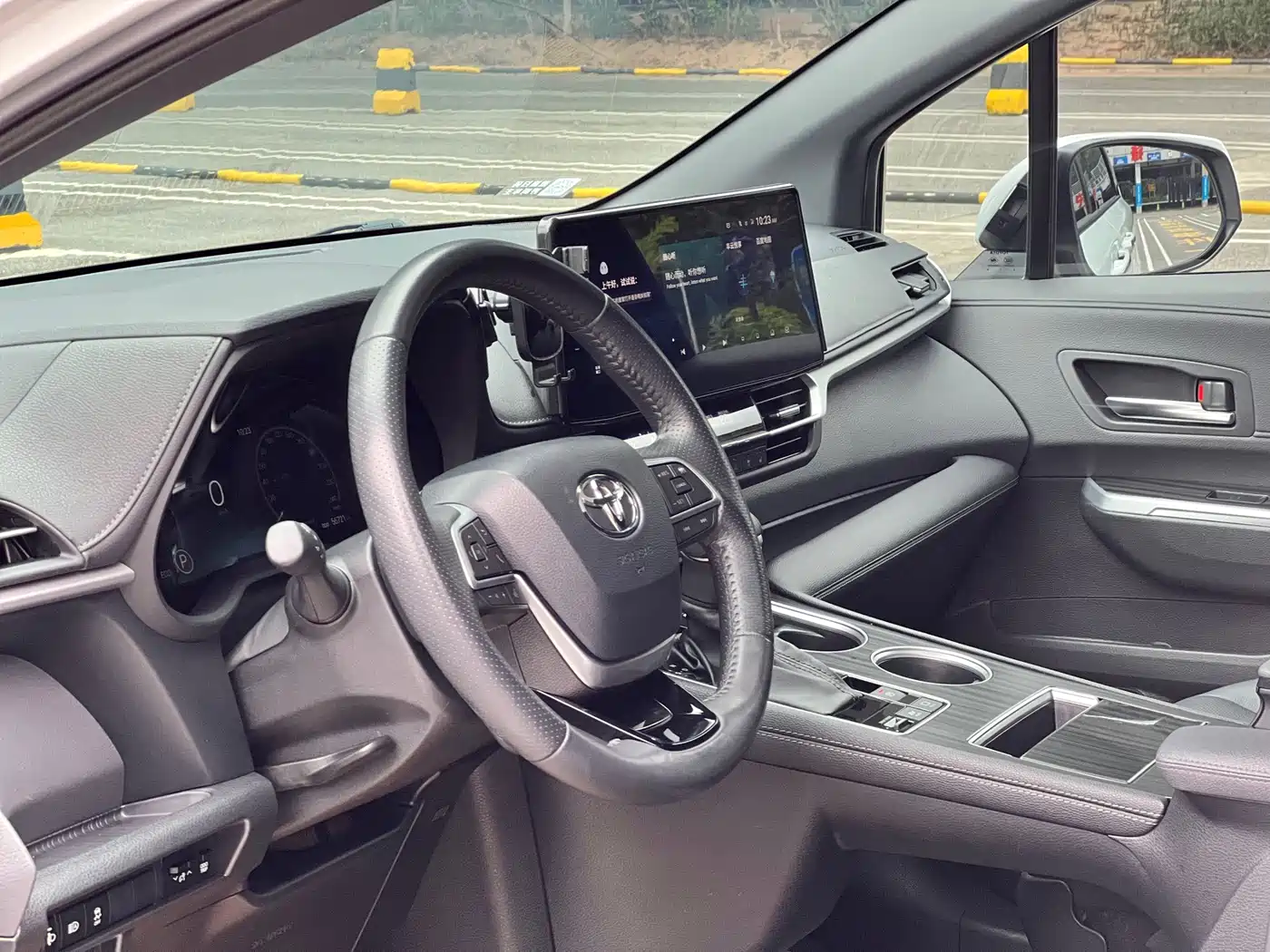 Toyota Sienna 2021 2.5L Hybrid Ultimate Edition фото 18