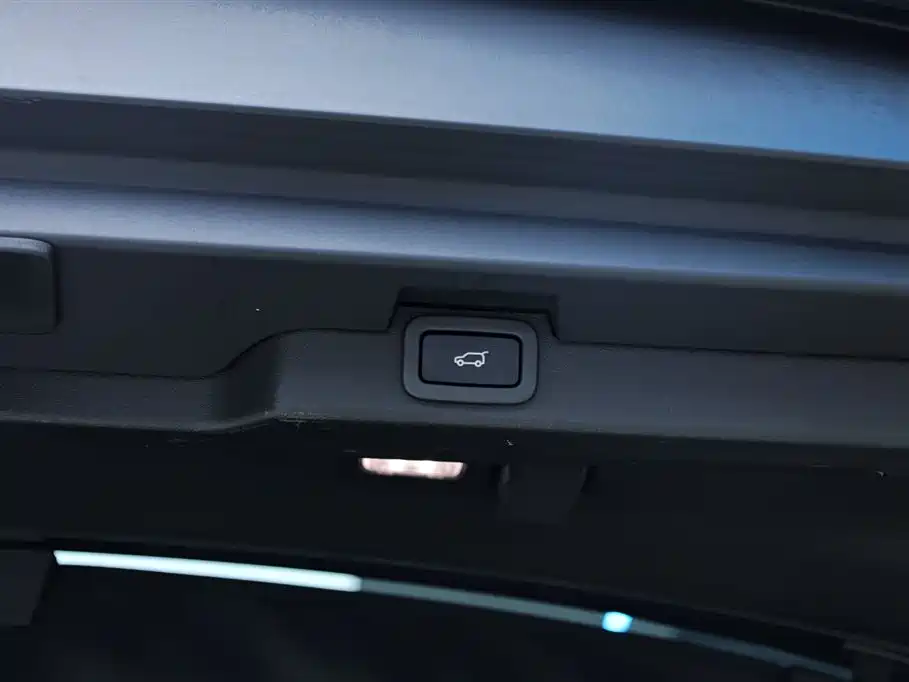 Land Rover Discovery 2018 3.0 SC V6 SE фото 33