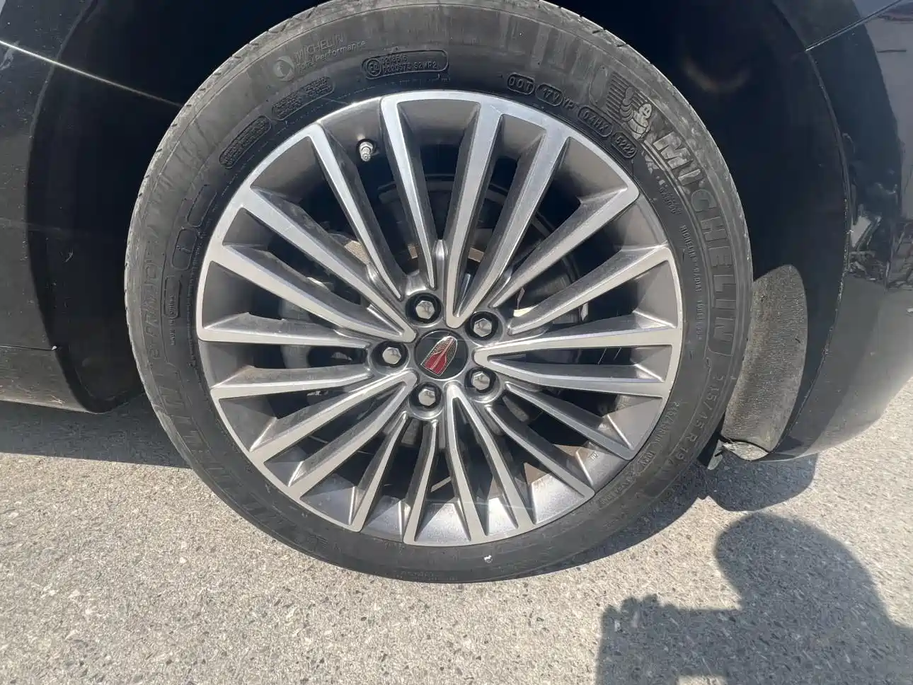 Hongqi H9 2022 2.0T Smart Connect Flag Enjoy Edition фото 12