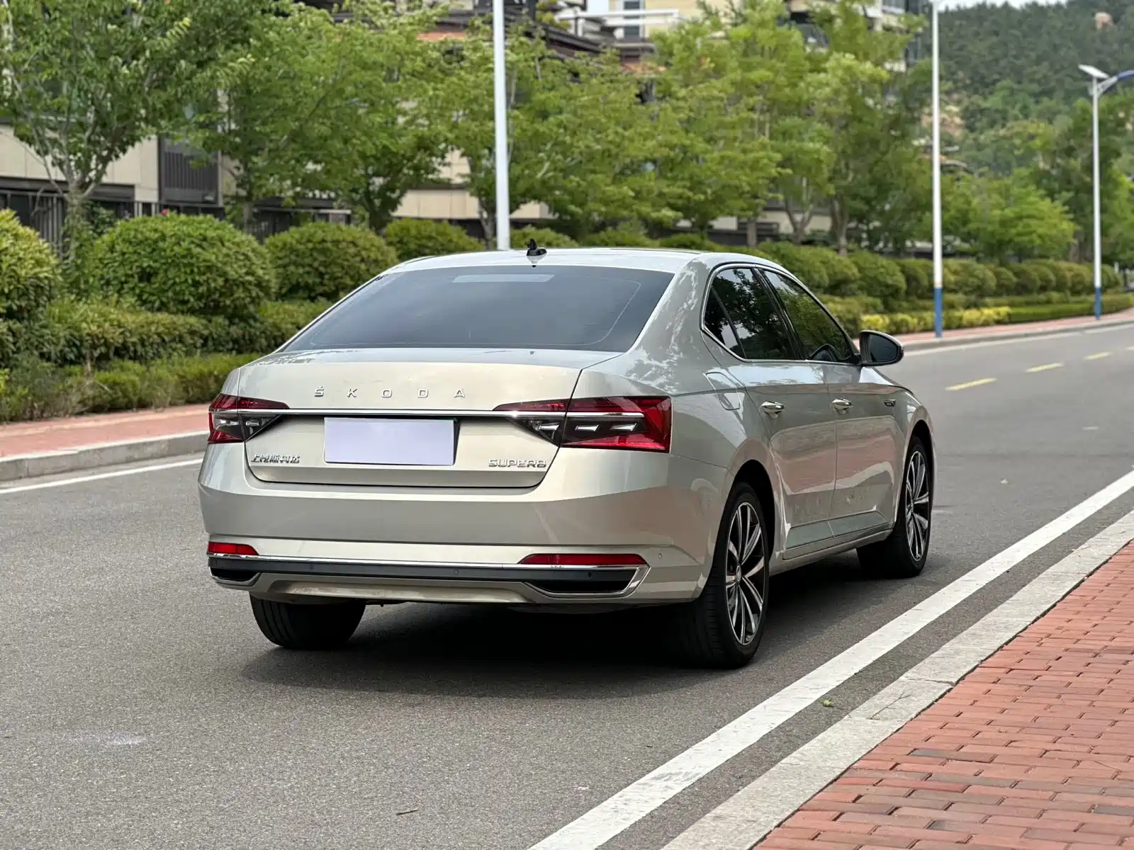 Фото 7 - Škoda Superb