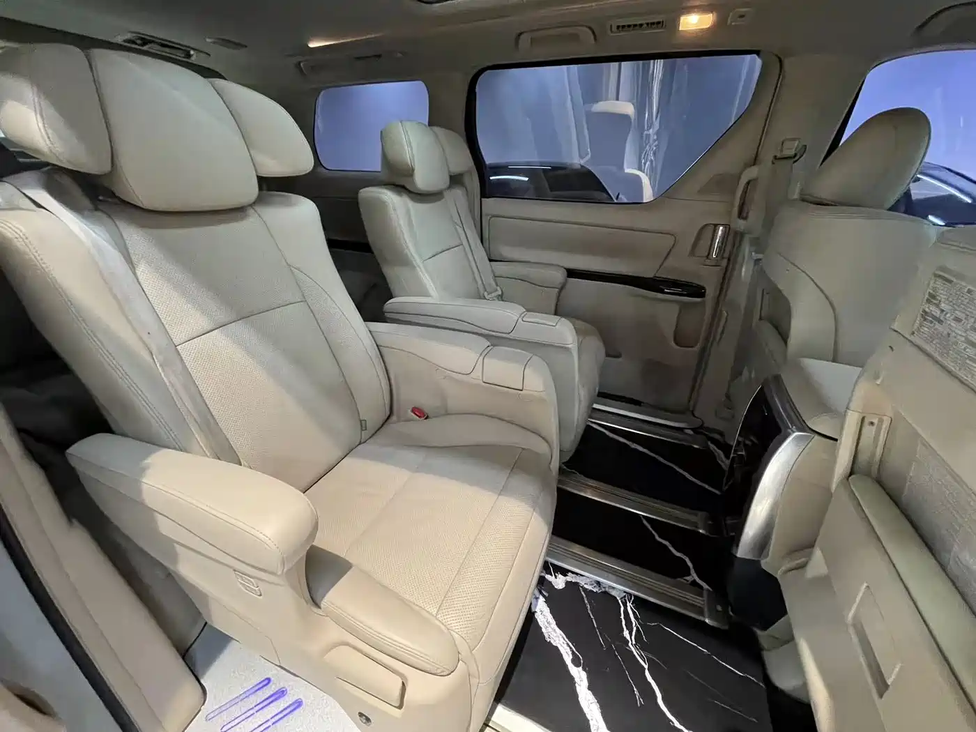 Toyota Alphard 2012 3.5L Luxury Edition фото 20