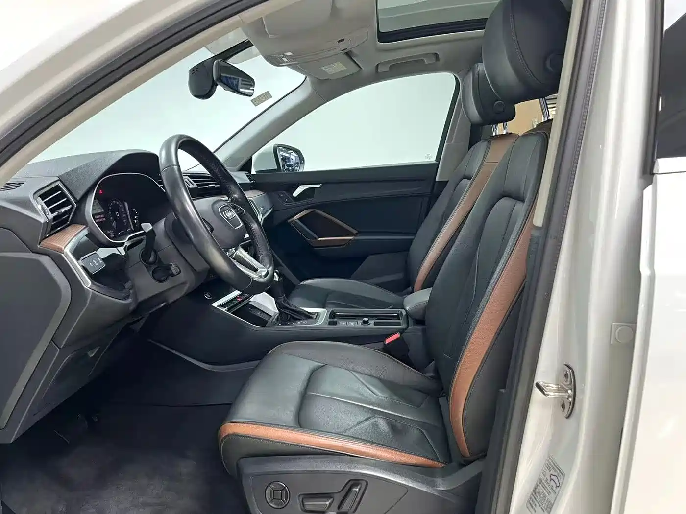 Фото 11 - Audi Q3
