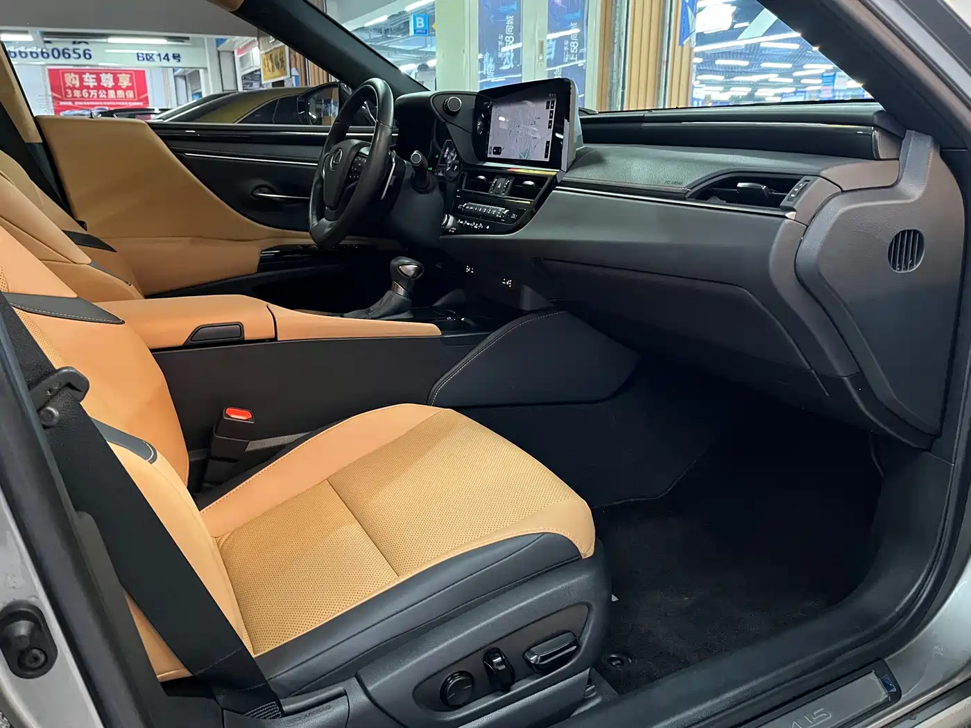 Lexus ES 2022 300h Excellence Edition фото 13