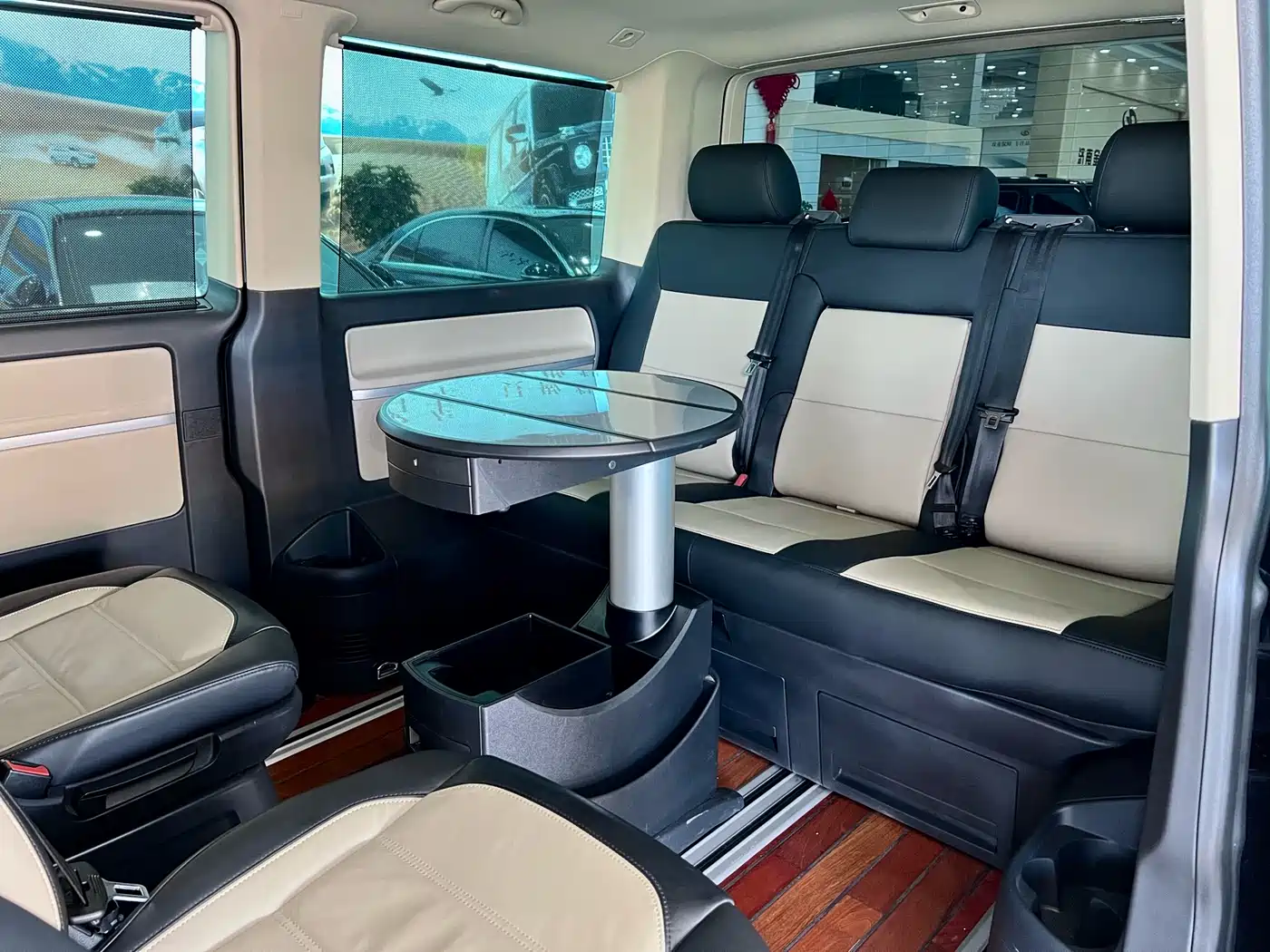 Volkswagen Multivan 2016 2.0TSI 4WD Prestige 7-Seater фото 12