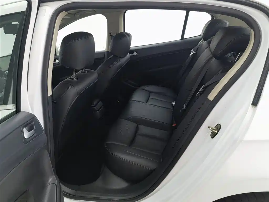 Peugeot 308 2014 Model Joy Edition Classic 1.6L Automatic Superior Style фото 15