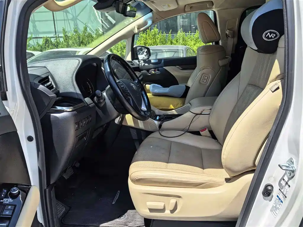 Toyota Vellfire 2021 Crown Hybrid 2.5L HV Premium Edition фото 4