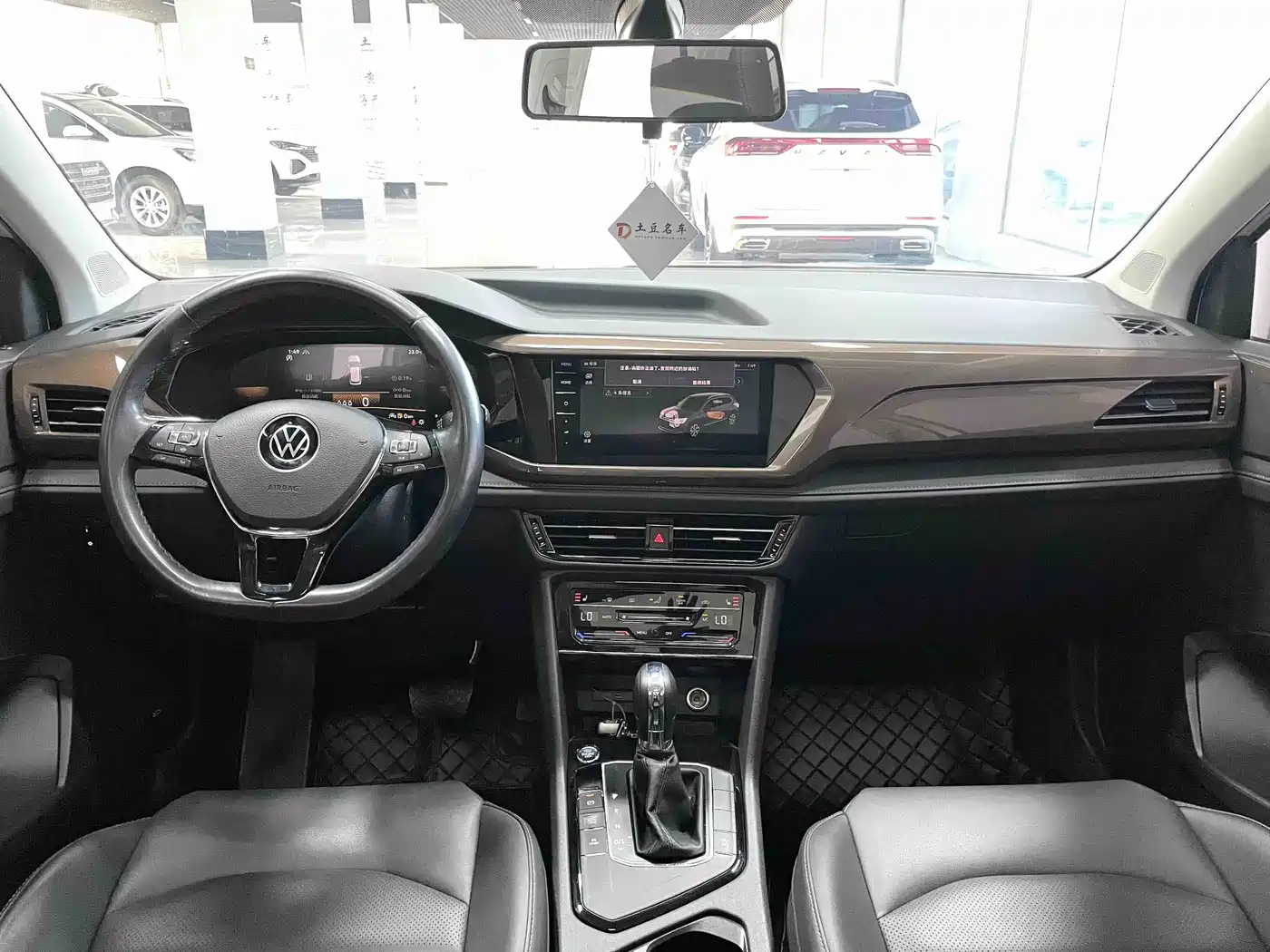 Volkswagen Tharu 2022 280TSI FWD Luxury Edition фото 8