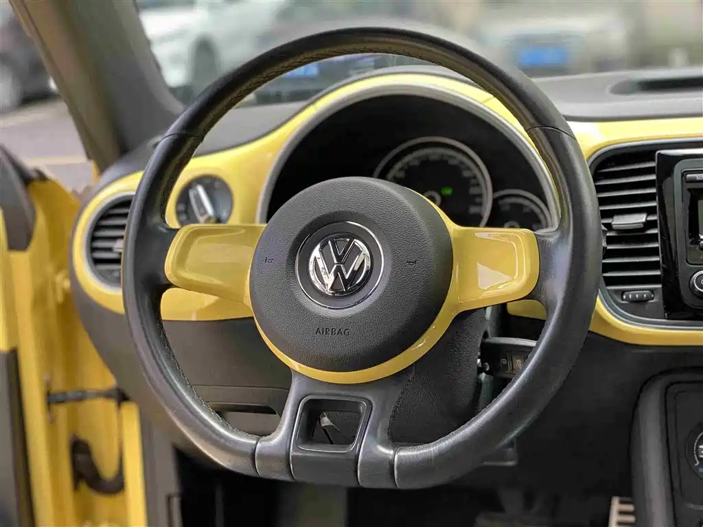 Volkswagen Beetle 2015 180TSI фото 18