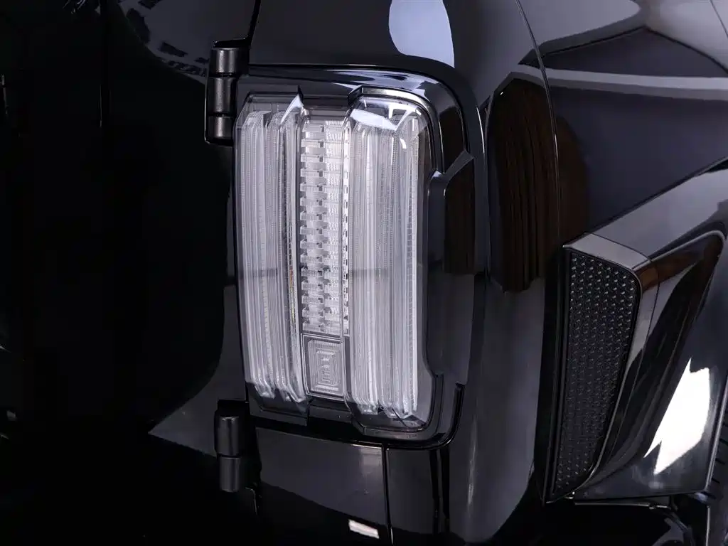 CHAOJING AUTOMOBILE CO-CREATION TANK 300