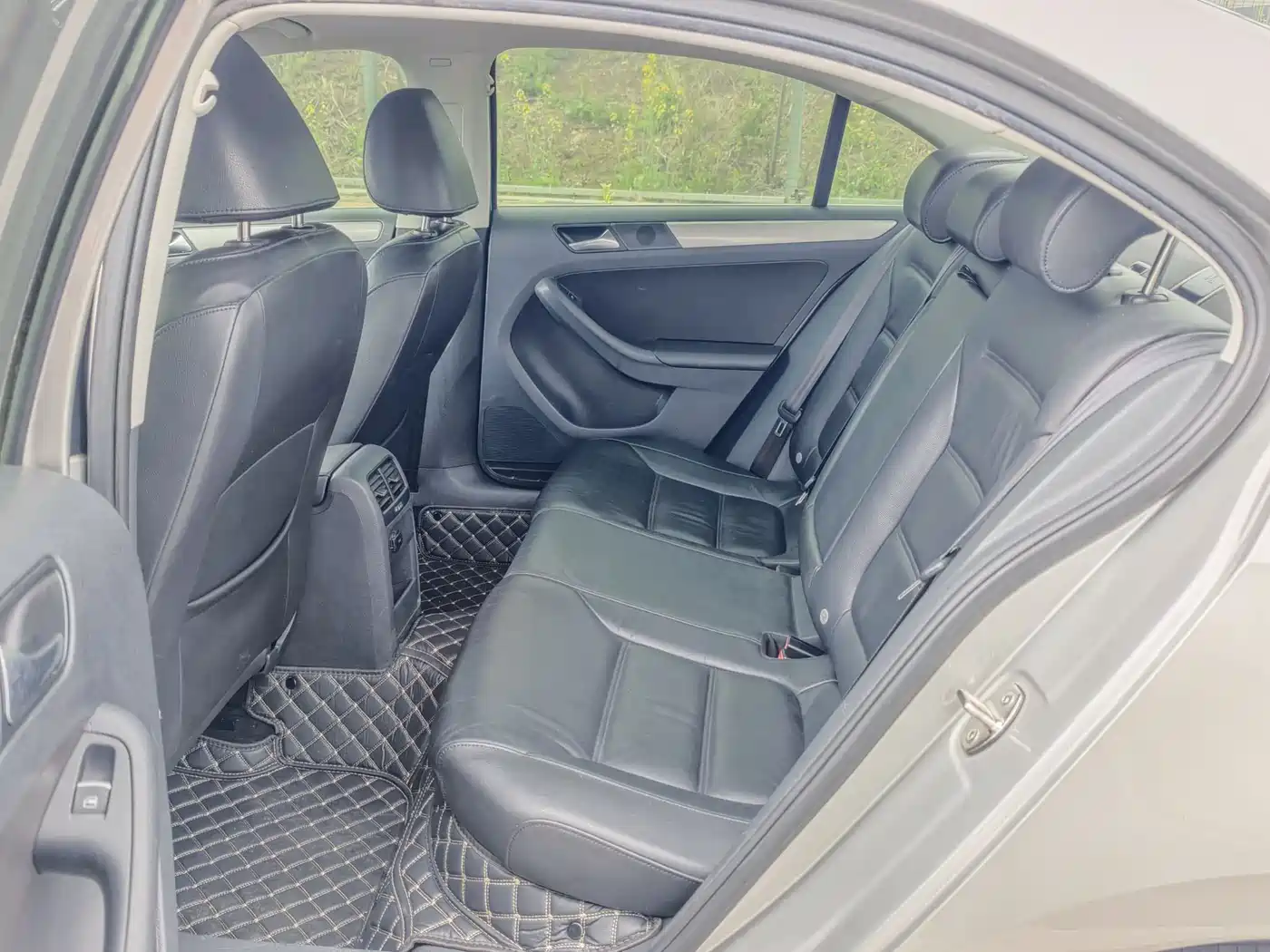 Volkswagen Sagitar 2012 Model 1.6L Automatic Fashion фото 9