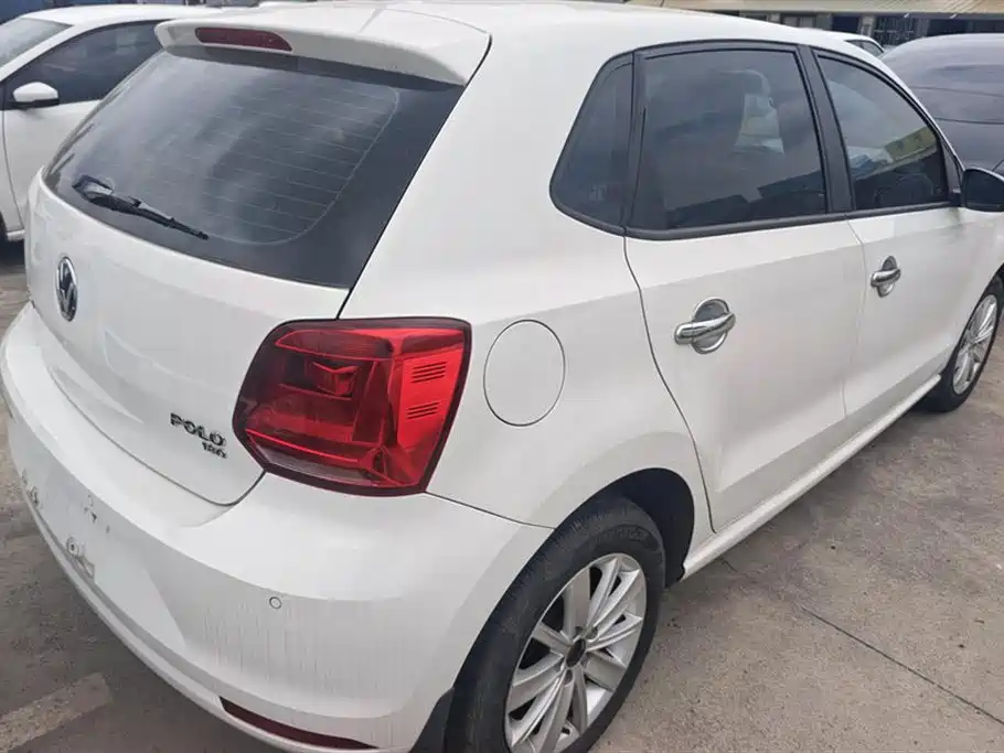 Volkswagen Polo 2016 1.6L Automatic Comfort фото 3