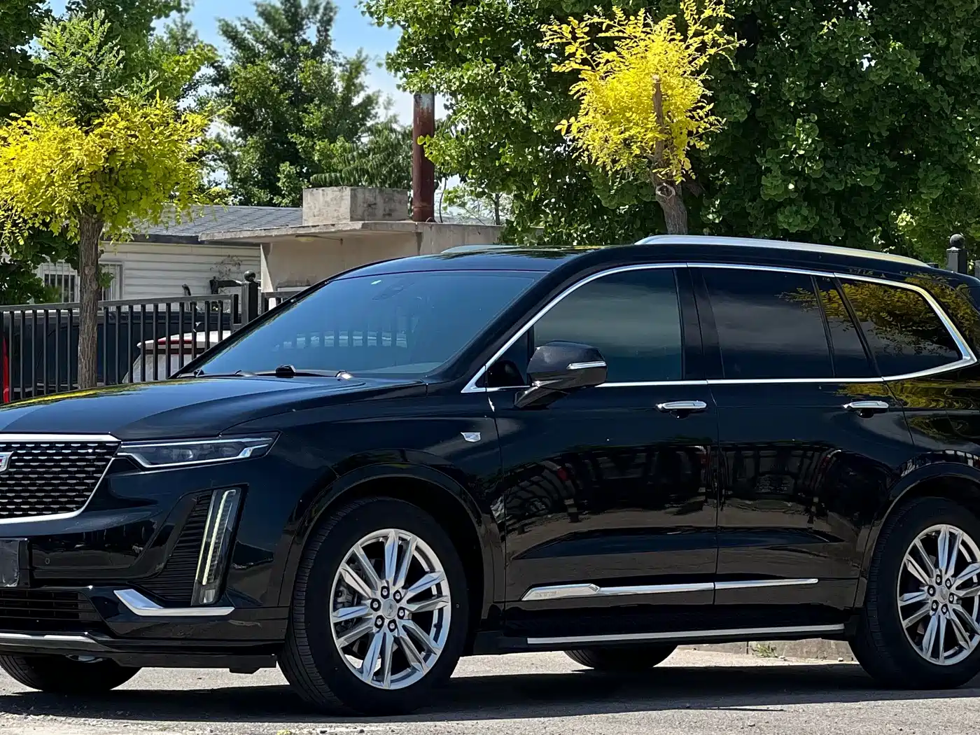 Cadillac XT6 2021 2.0T 6-Seater 2WD Luxury Edition фото 2