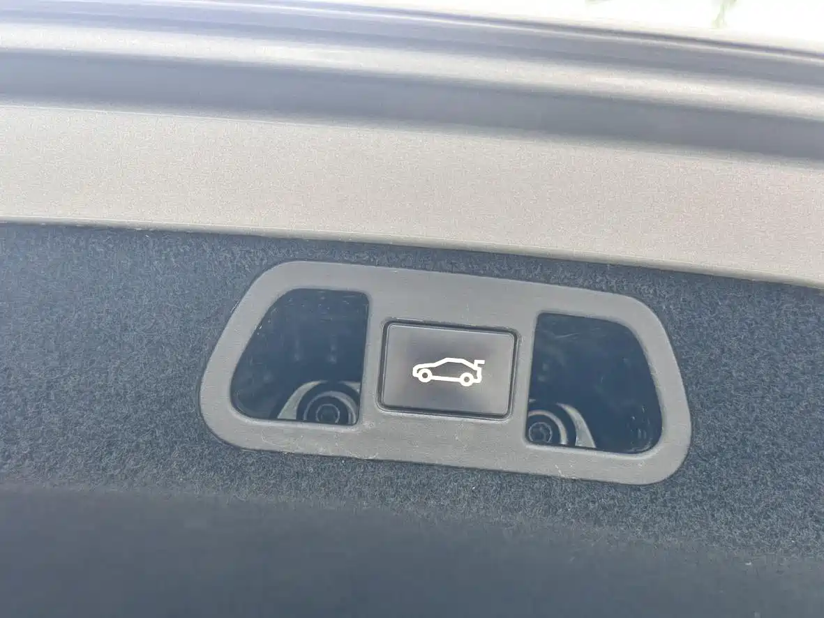 XIAOPENG P7