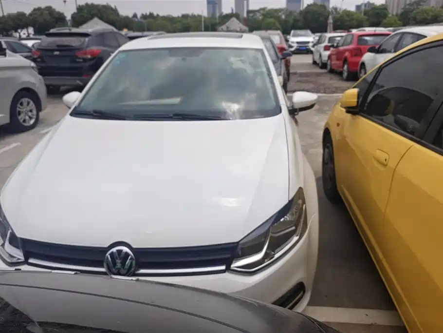 Volkswagen Polo 2016 1.6L Automatic Comfort фото 2