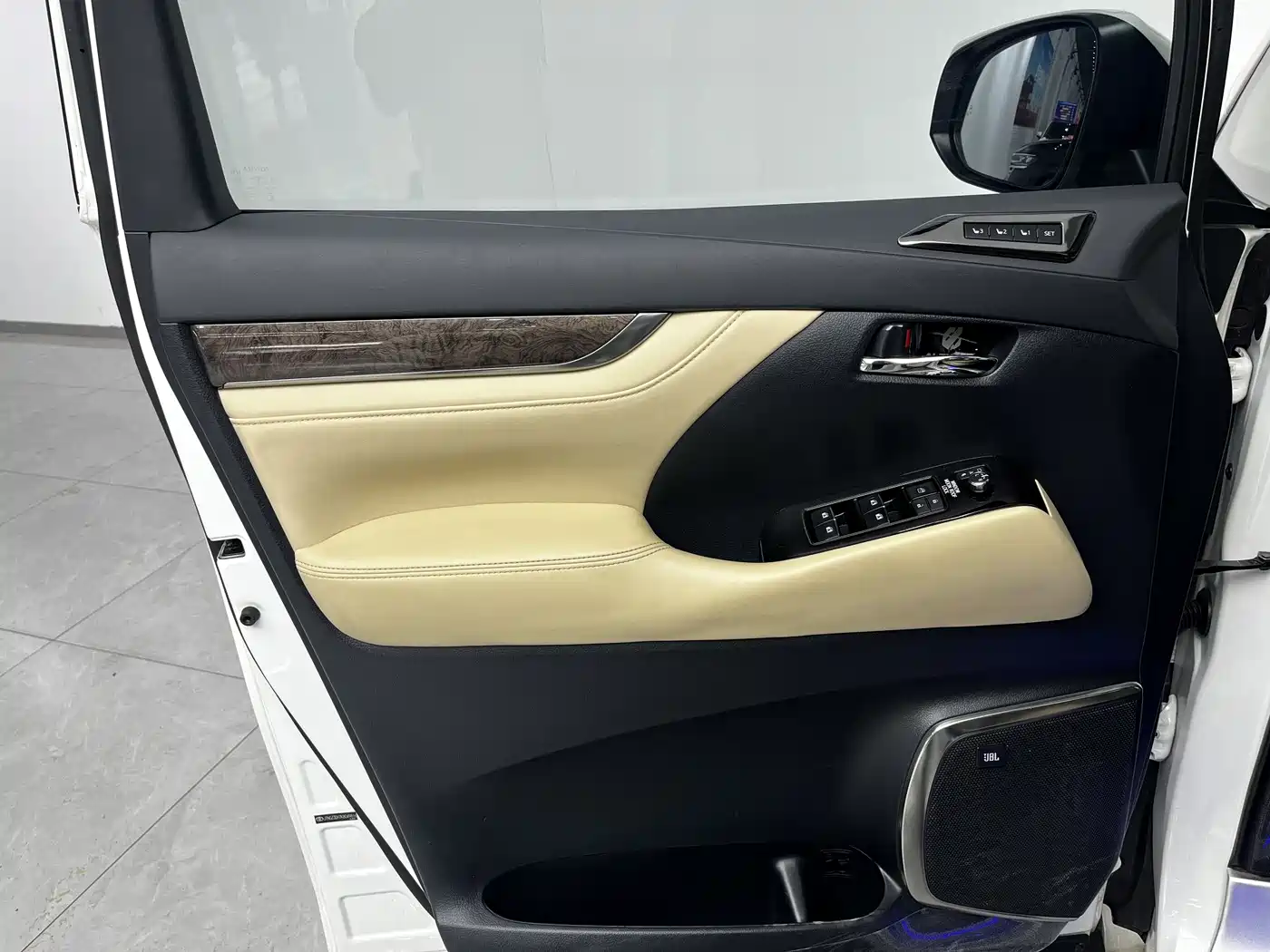 Toyota Alphard 2018 Facelift 3.5L Premium Edition фото 4