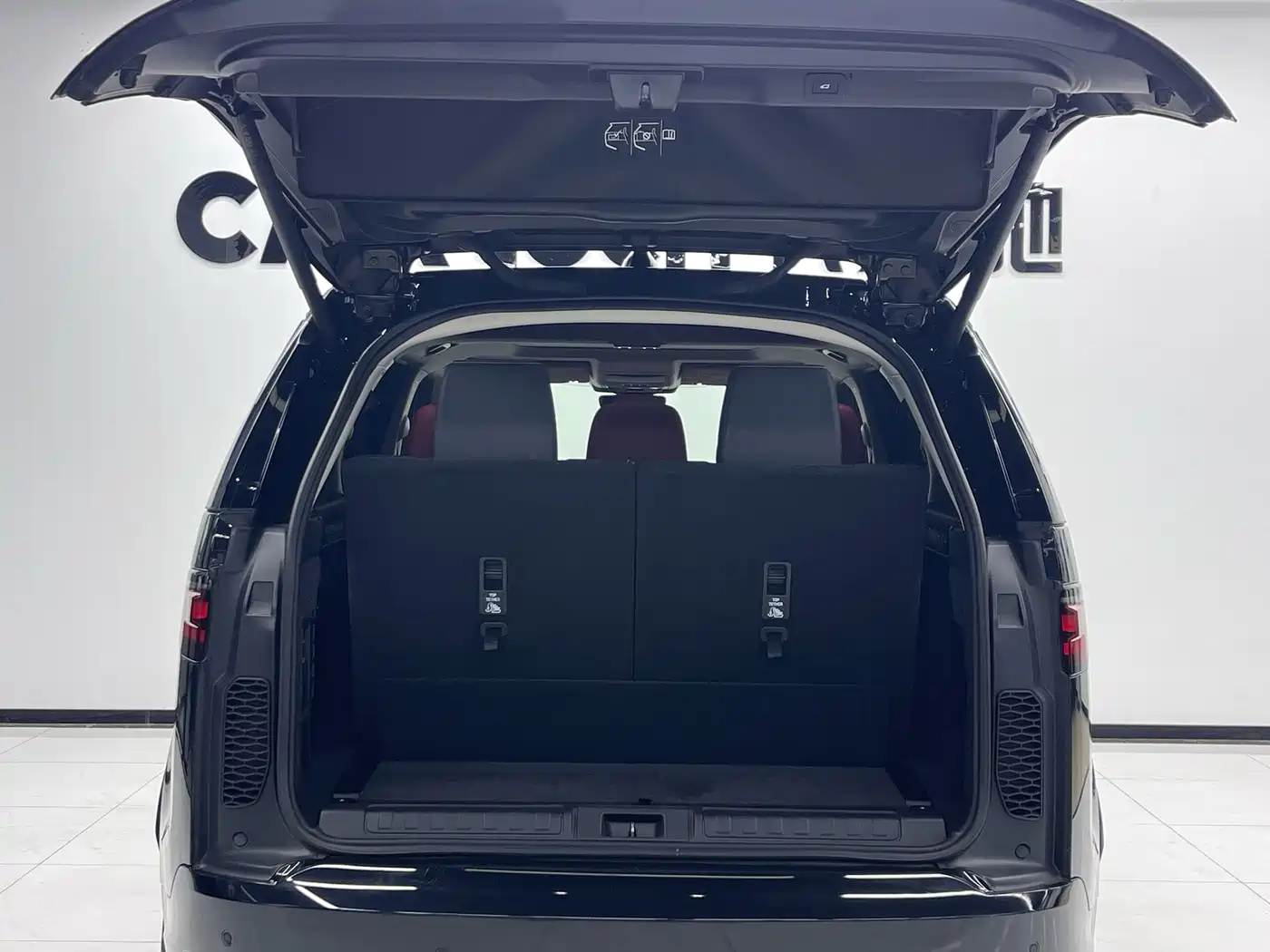 Land Rover Discovery 2024 Model 360PS S фото 20
