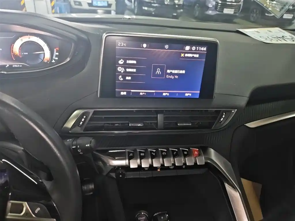 Peugeot 5008 2017 350THP 7-seat Elite Edition фото 13