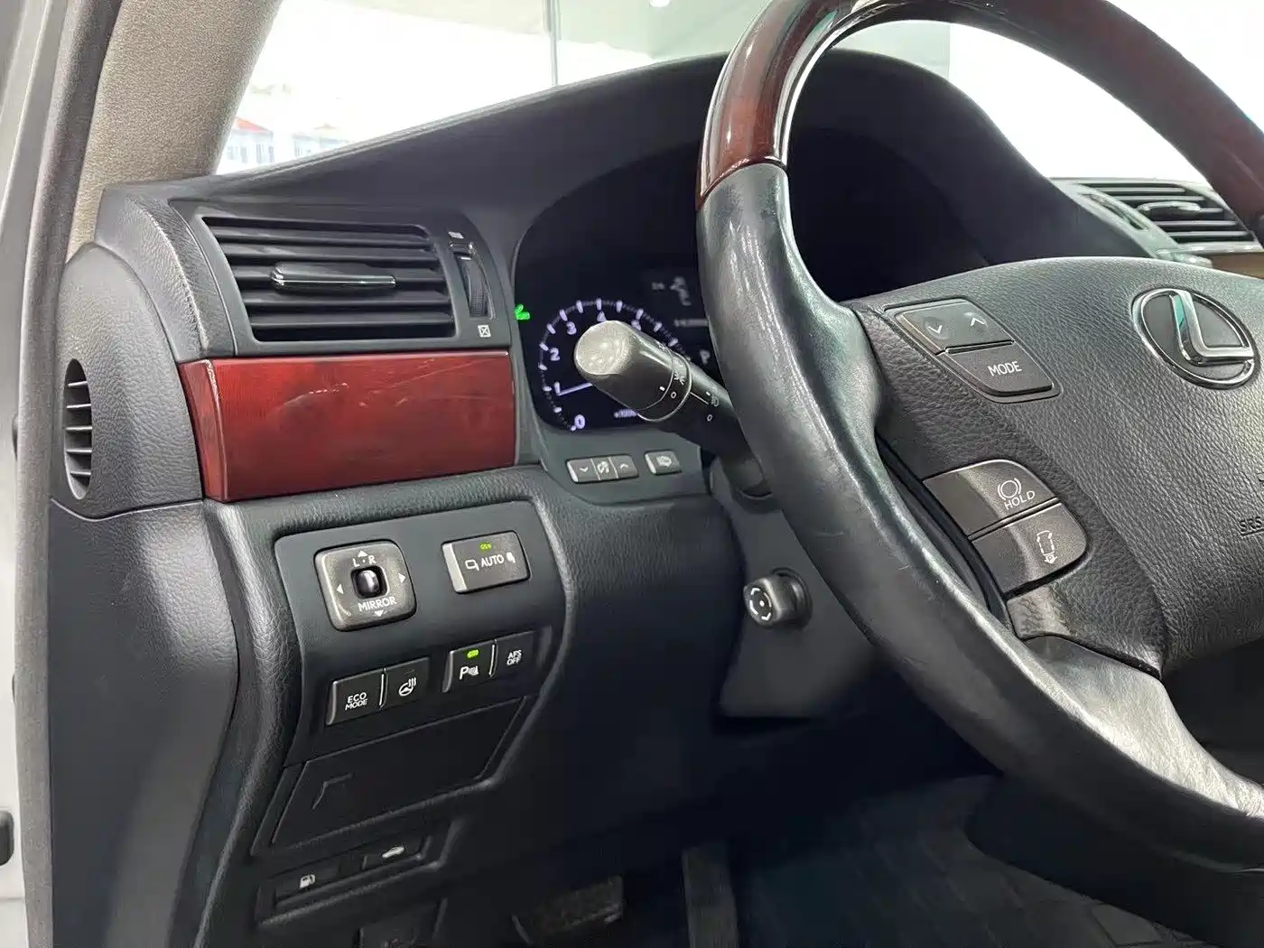 Lexus LS 2010 460L Premium Edition фото 7