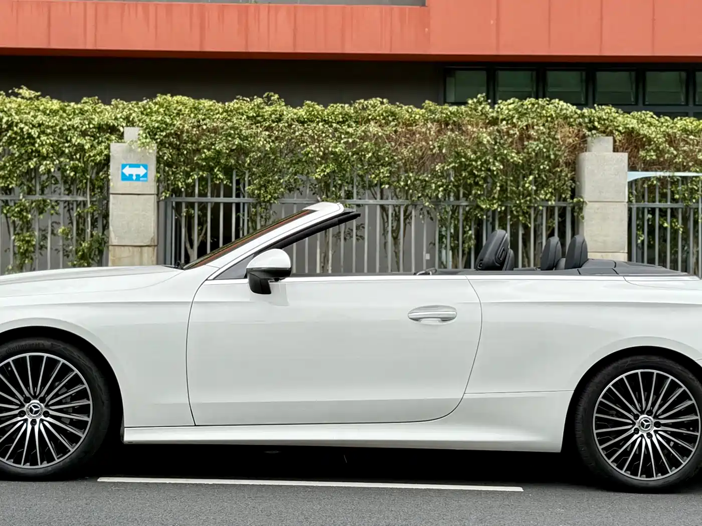Mercedes-Benz CLE 2024 CLE 260 Convertible Coupe фото 9
