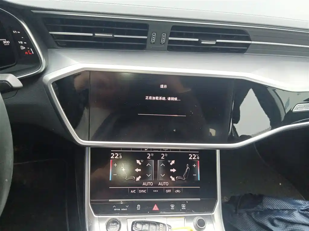 Audi A7L 2024 45 TFSI Luxury фото 13