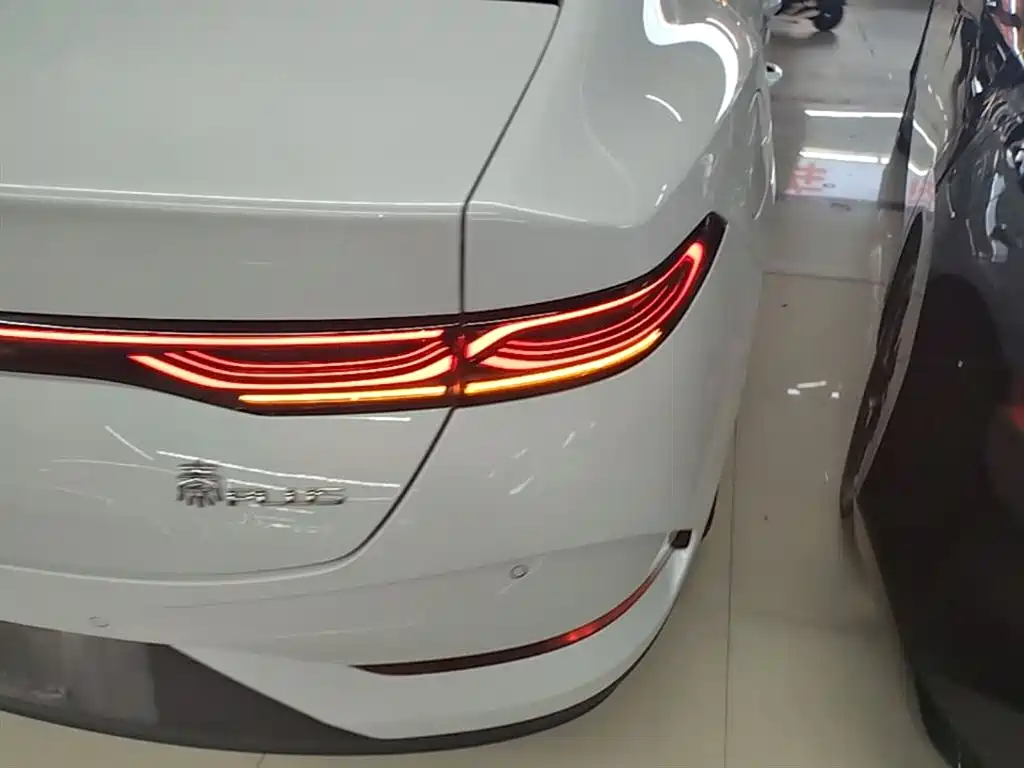 BYD Qin PLUS 2026 DM-i Smart Edition 128KM Progressive фото 8