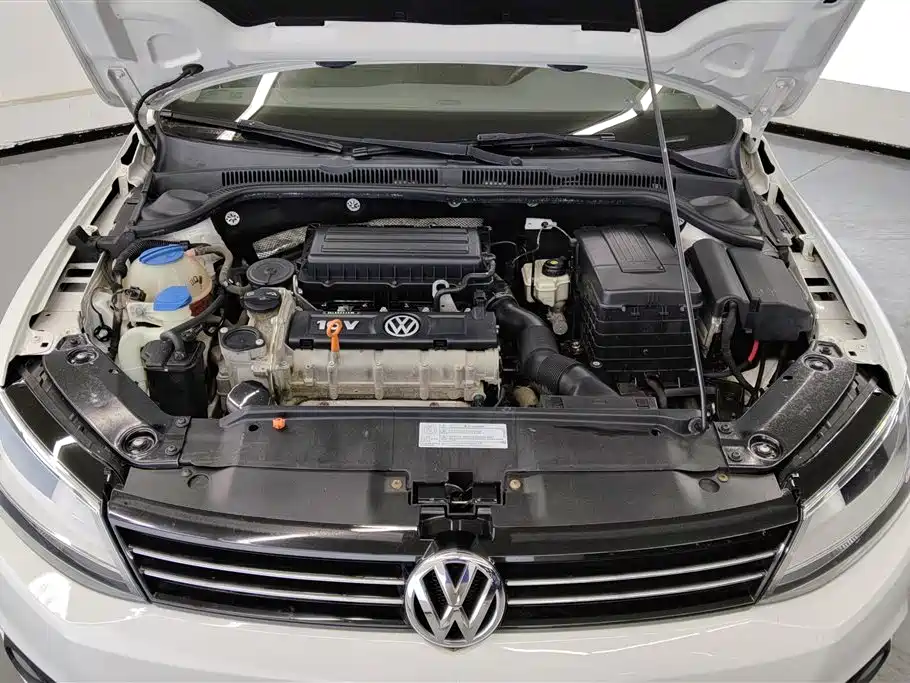 Volkswagen Sagitar 2014 Facelift 1.6L Automatic Comfort фото 10