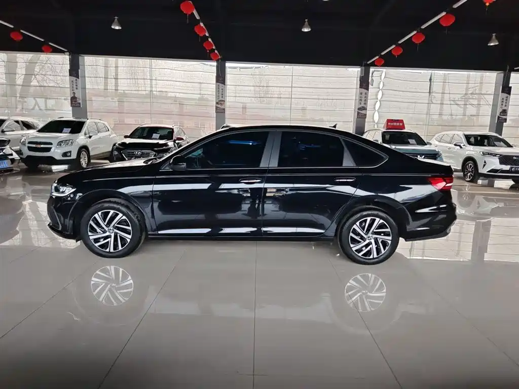 Volkswagen Lavida 2023 Facelift 1.5L Automatic 5 Million Edition фото 13