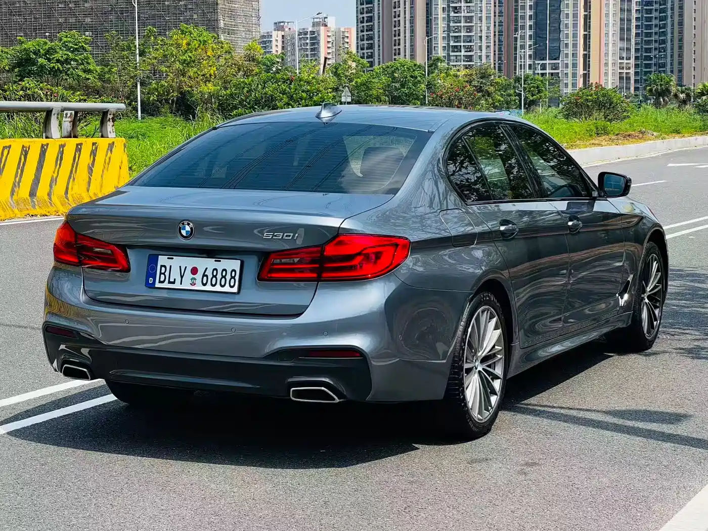 BMW 5 Series (Import) 2020 530i M Sport Package фото 4