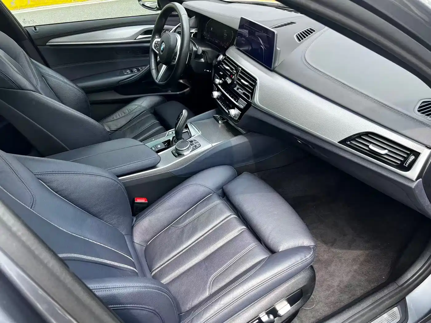 BMW 5 Series (Import) 2020 530i M Sport Package фото 14